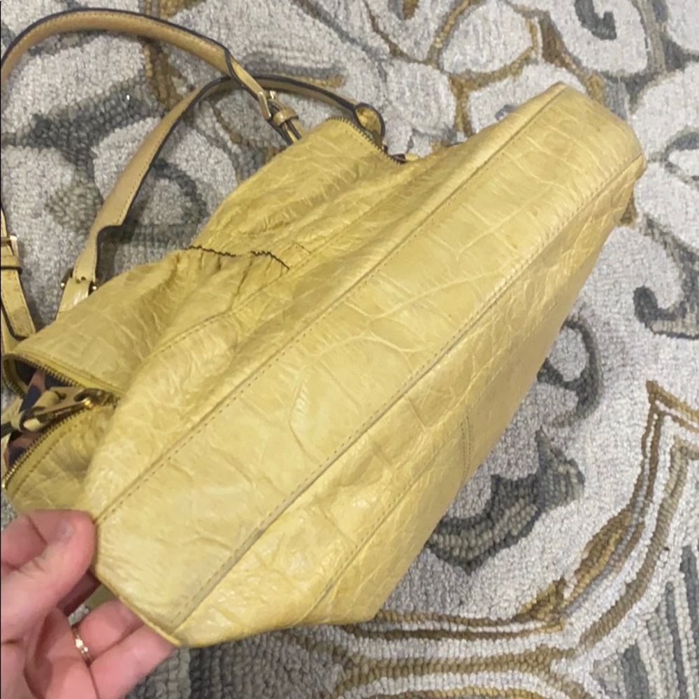 💕 B. Makowsky yellow leather large tote bag 💕 - Picture 7 of 16